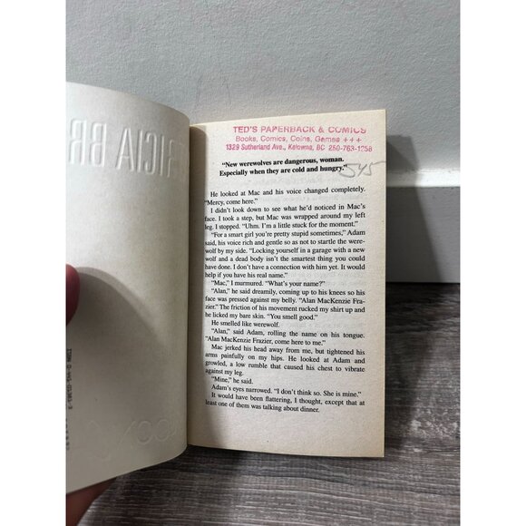 Moon Called Mercy Thompson Book 1 by Patricia Briggs Paperback - Picture 4 of 4